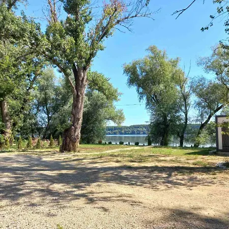 Bora Kuce Na Reci * בלגרד