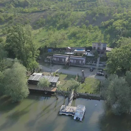 Bora Kuce Na Reci Дом отдыха *